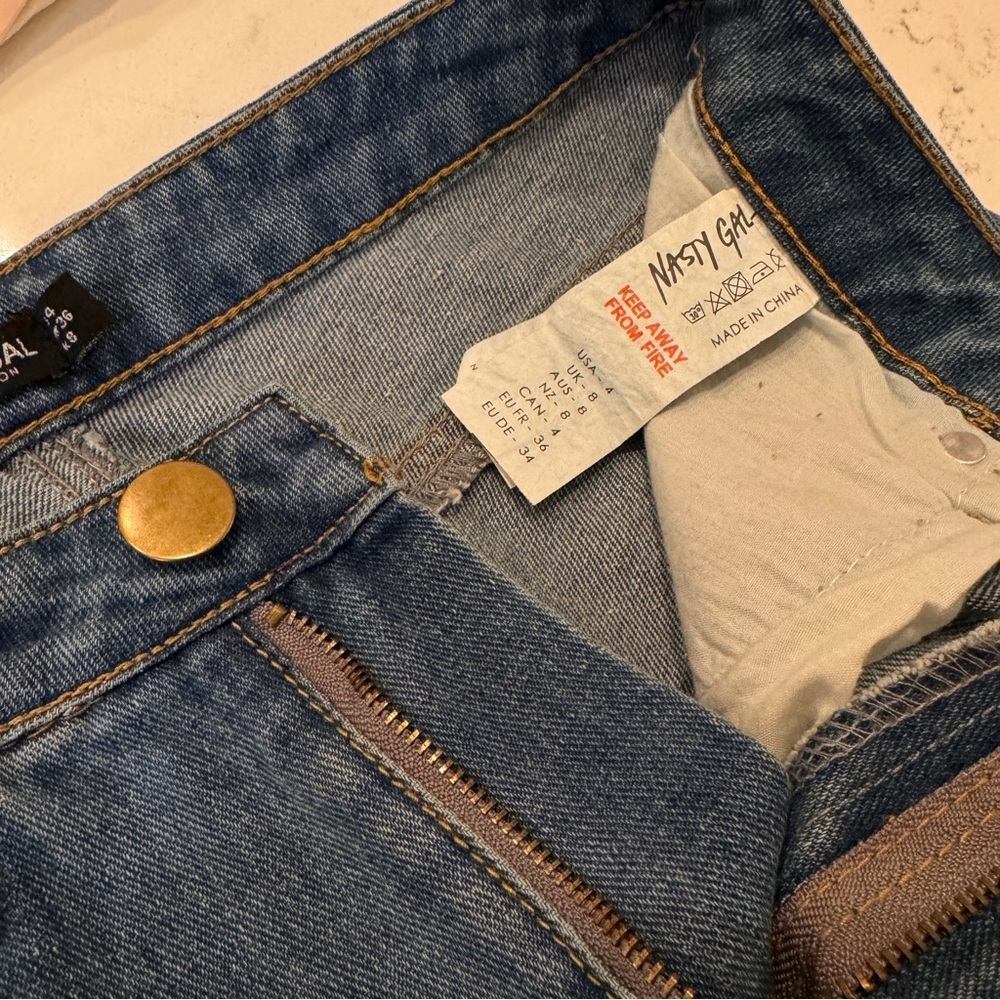 NWT NASTY GAL | Distressed Blue Jeans High Rise Straight Leg Women’s Size 4 - Picture 10 of 11